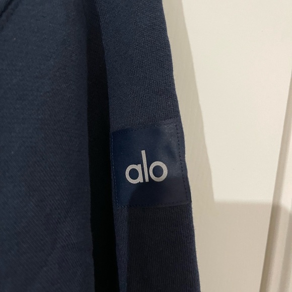 ALO YOGA Make Waves Hoodies in Navy Tonal - Picture 2 of 7